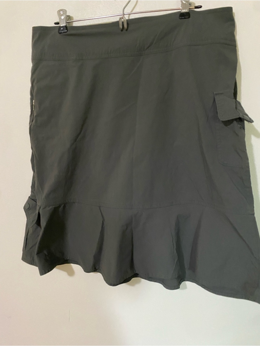Royal Robbins Green - Gray Outdoor Skirt Ruffle Pockets women size 12 Quick Dry